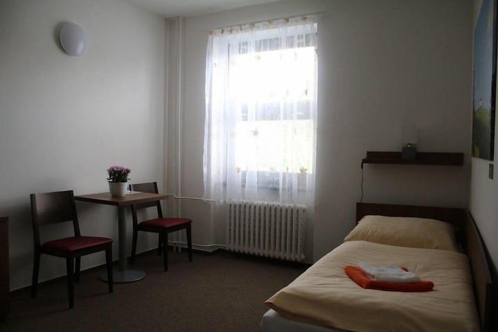 Room 13 of 35