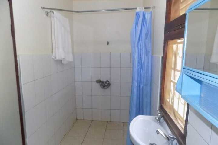 Room 17 of 38