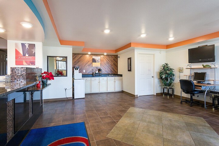 Hotel Interior 7 of 36