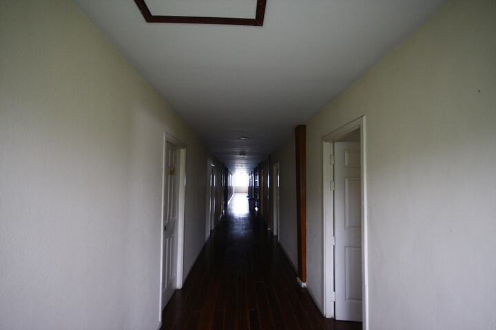 Ballroom/Hall 18 of 19