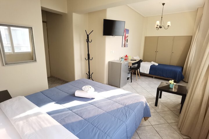 Room 27 of 49