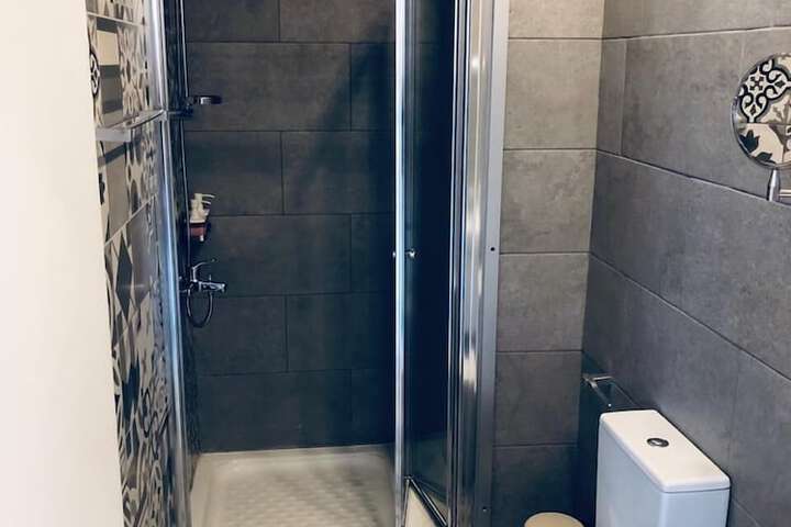 Room 85 of 99