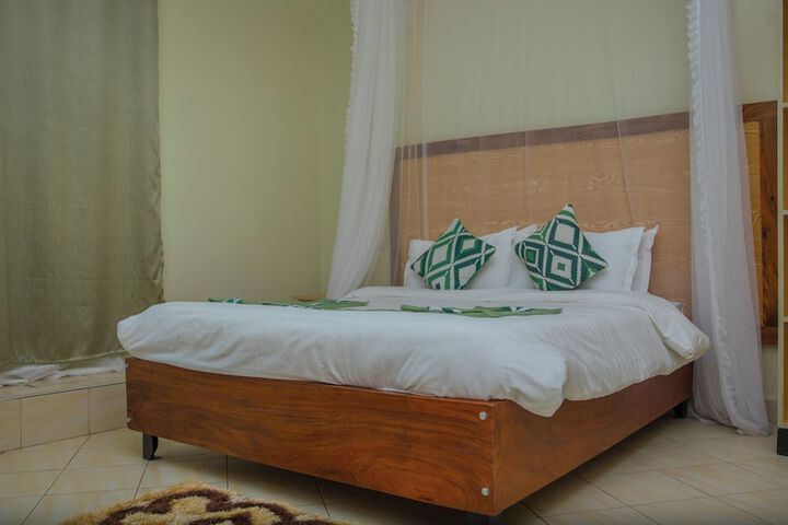 Ekhaya Crescent Hotel