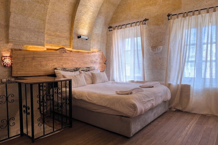 Room 8 of 69