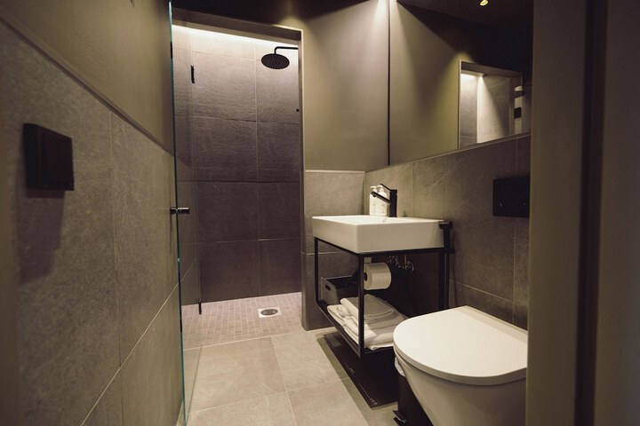 Room 15 of 40