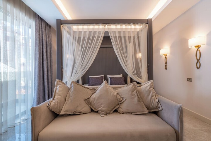 Room 26 of 85