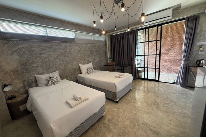 Room 12 of 36
