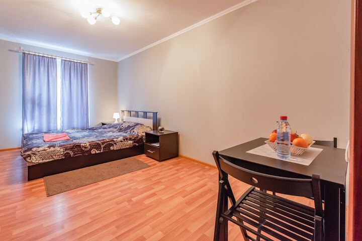 Room 10 of 16