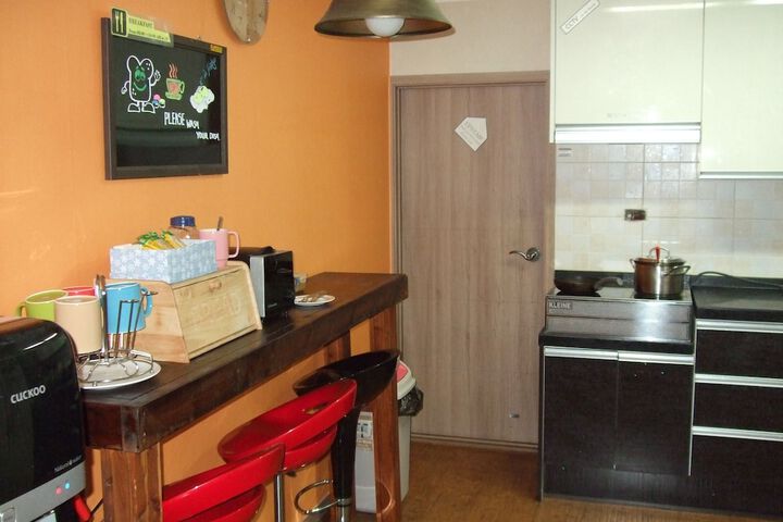 Room 6 of 45