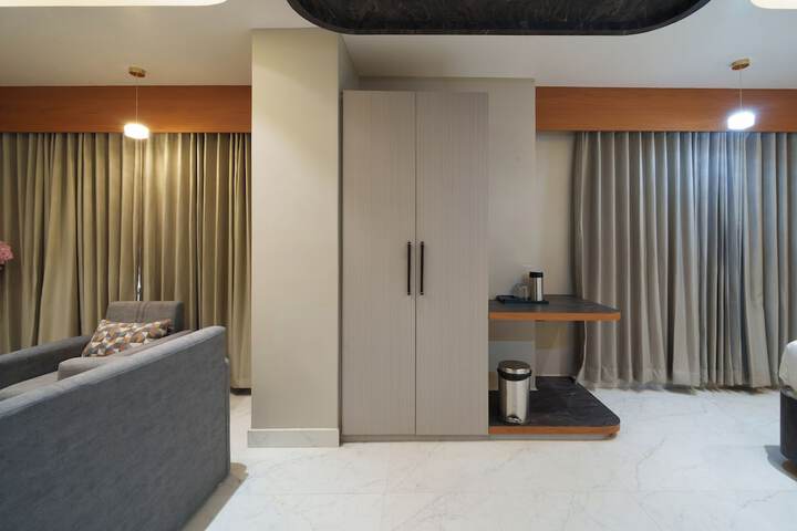 Room 12 of 48