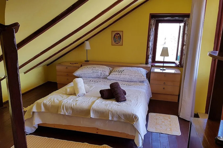 Room 5 of 24