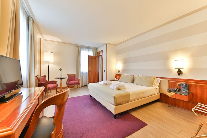 Room 14 of 79