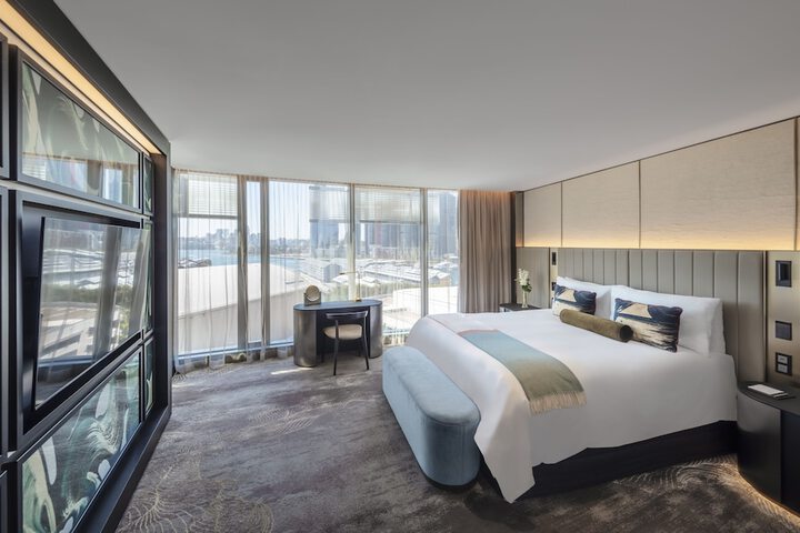 Room 16 of 34