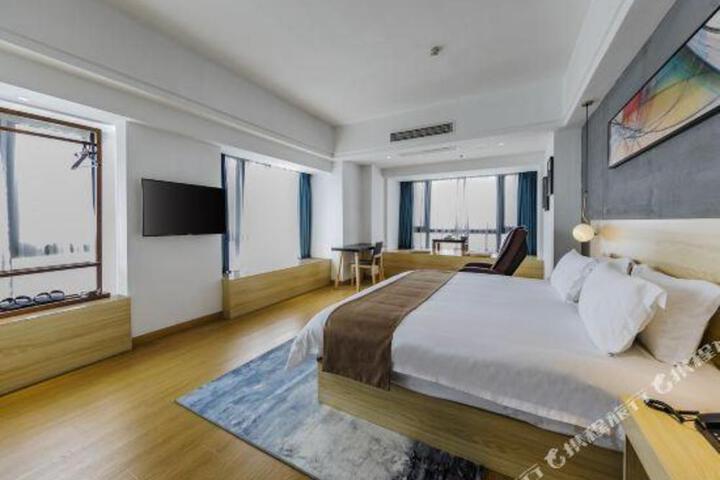 Fuzhou Modern Crown Hotel (Cangshan Wanda Branch)
