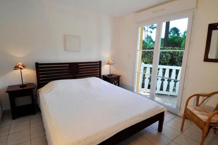 Room 2 of 11