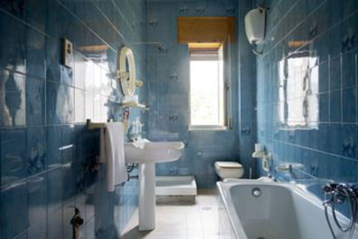 Room 3 of 37