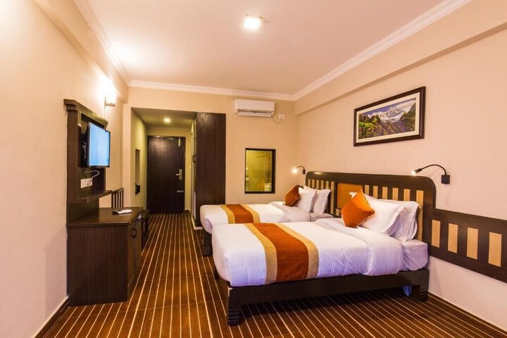 Room 3 of 12