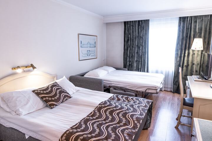 Room 14 of 47
