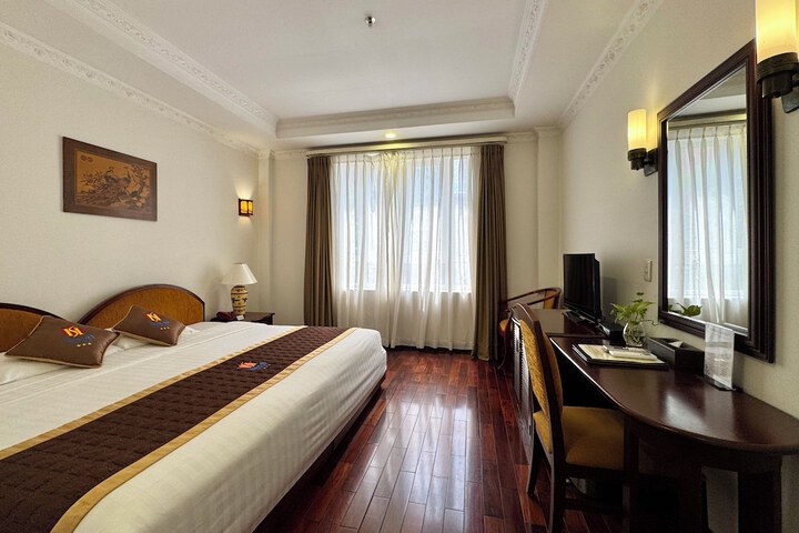 Room 13 of 52