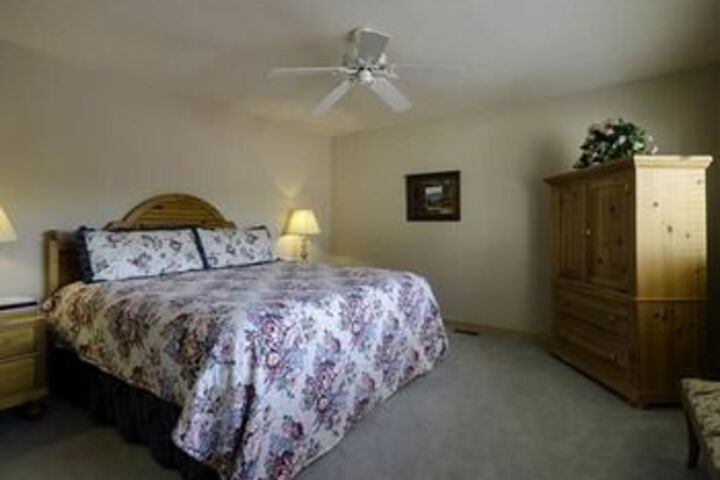 Room 7 of 18