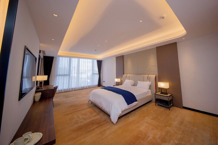 Room 51 of 148