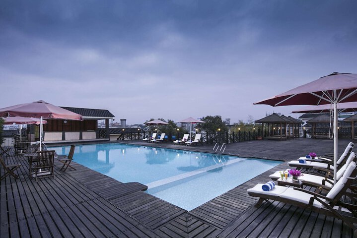 Pool Hotel