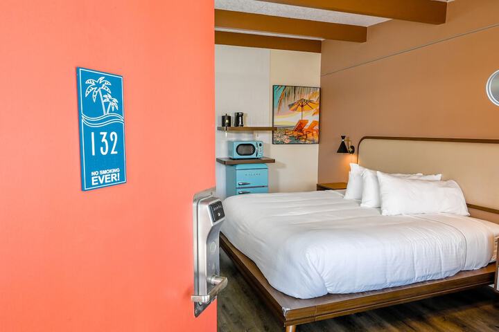 Studio King Size Bed (6 of 24)