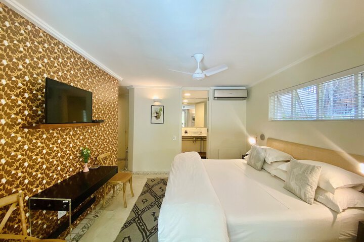 Room 6 of 24