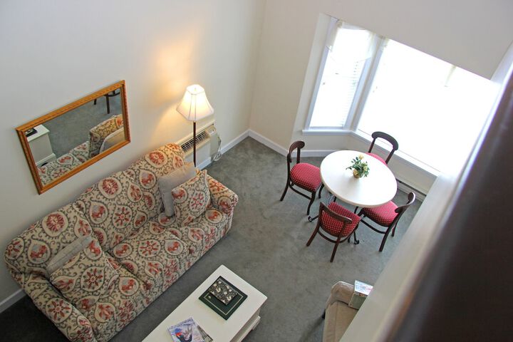 Room 28 of 49