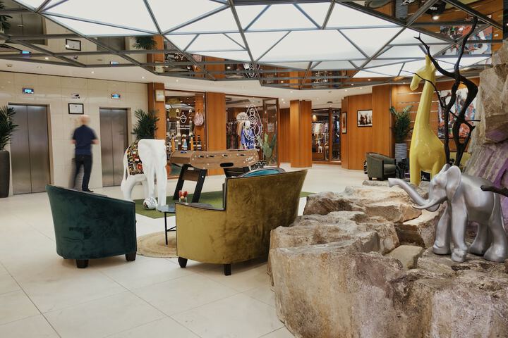 Hotel Interior 6 of 91
