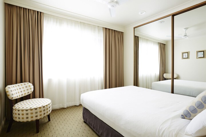 Room 12 of 32