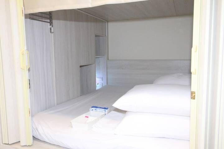 Room 71 of 246