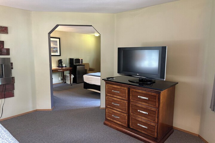 Room 129 of 390