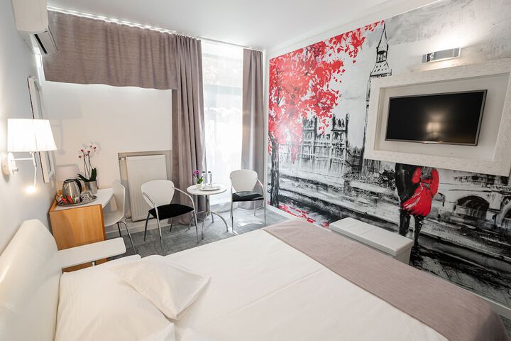 Room 7 of 56
