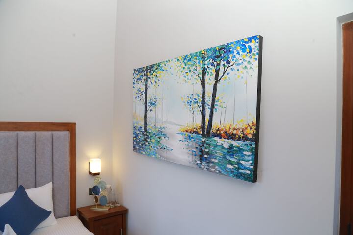 Room 8 of 68