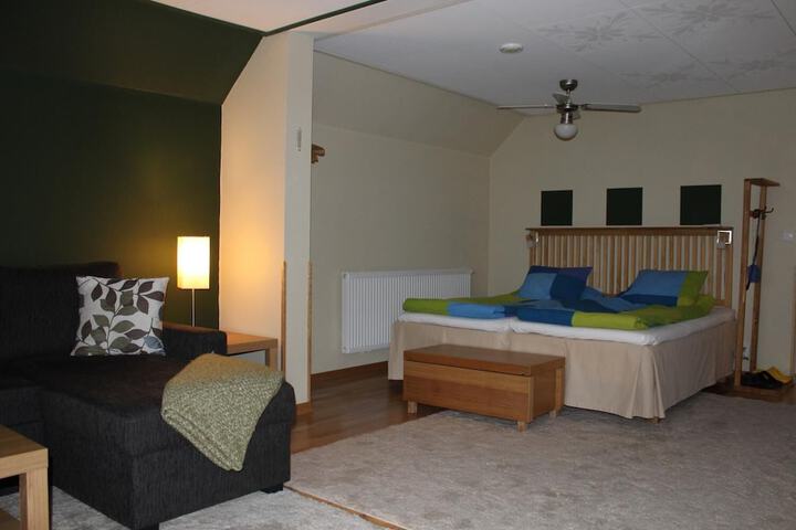 Room 9 of 35