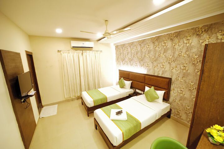 Room 15 of 30