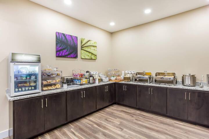 Breakfast/Coffee Service 34 of 38