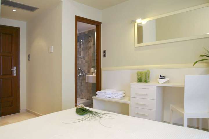 Room 35 of 91