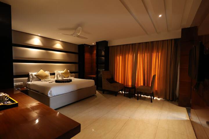 Room 5 of 28