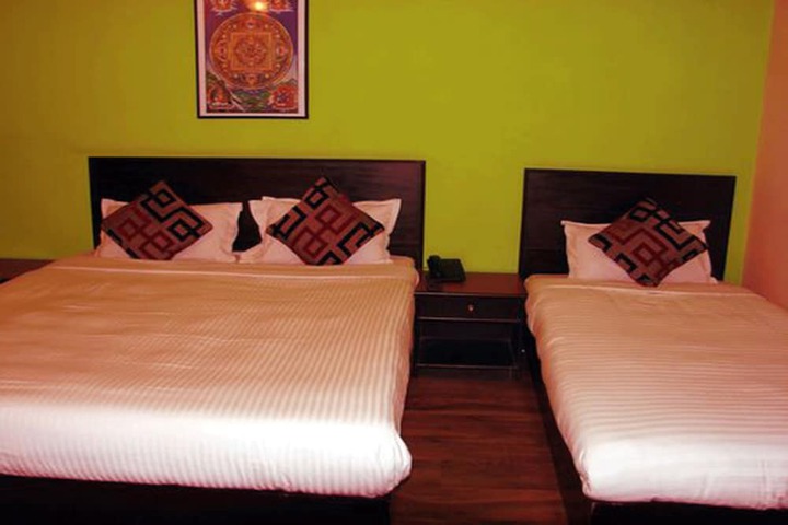 Room 9 of 25