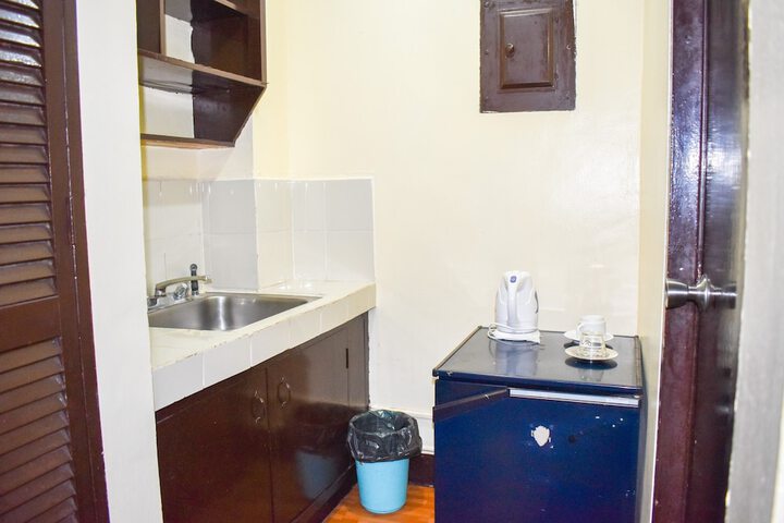 Room 16 of 46