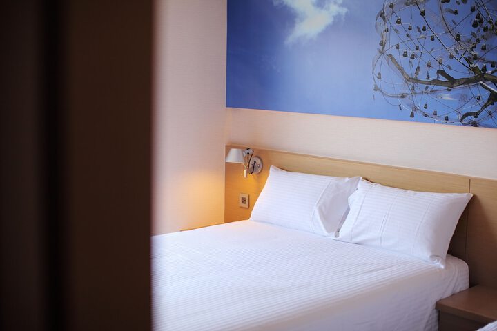 Room 4 of 56