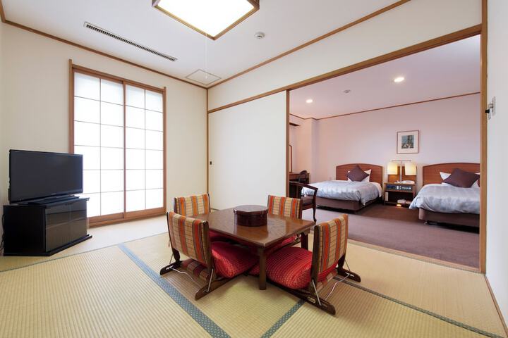Room 22 of 48