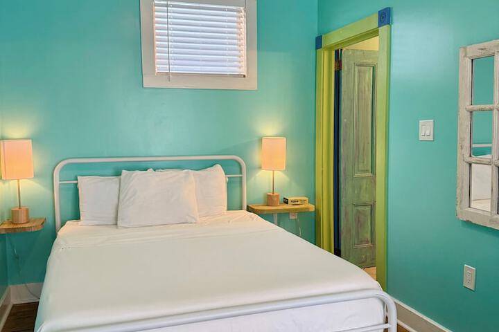 Room 47 of 102
