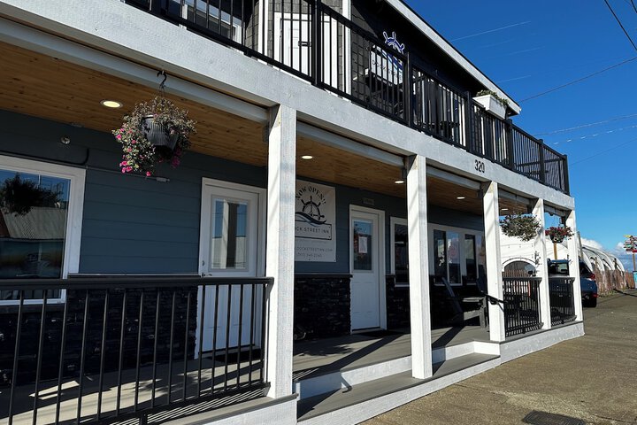 Exterior of Dock Street Inn