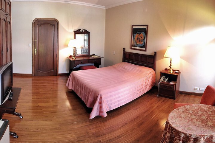 Room 16 of 74