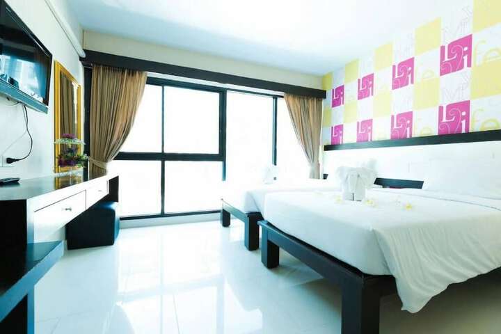 Room 3 of 27