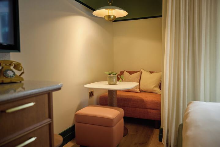 Room 10 of 79