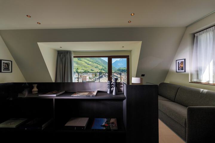 Room 47 of 106